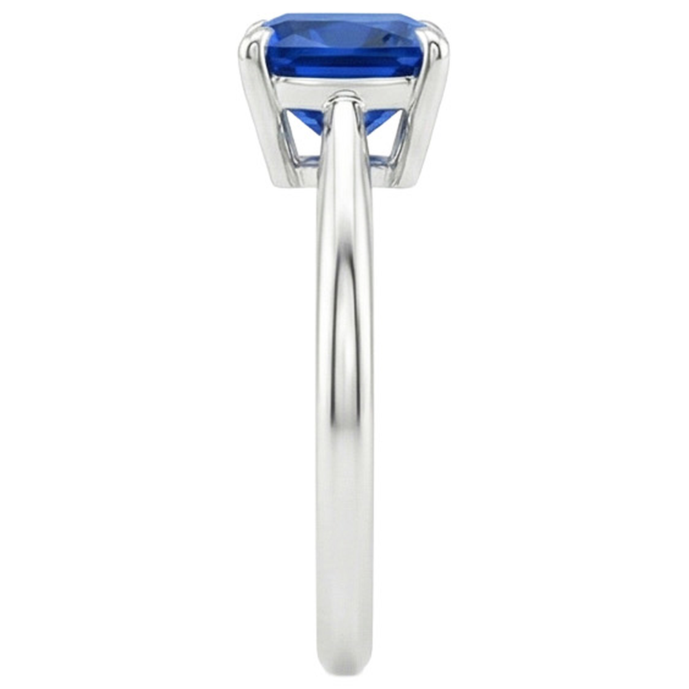 Anello da donna con pietre preziose. solitario. cuscino con zaffiro dello Sri Lanka. 2.25 carati