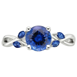 Anello da donna con zaffiri di Ceylon tondi e marquise 2.50 carati