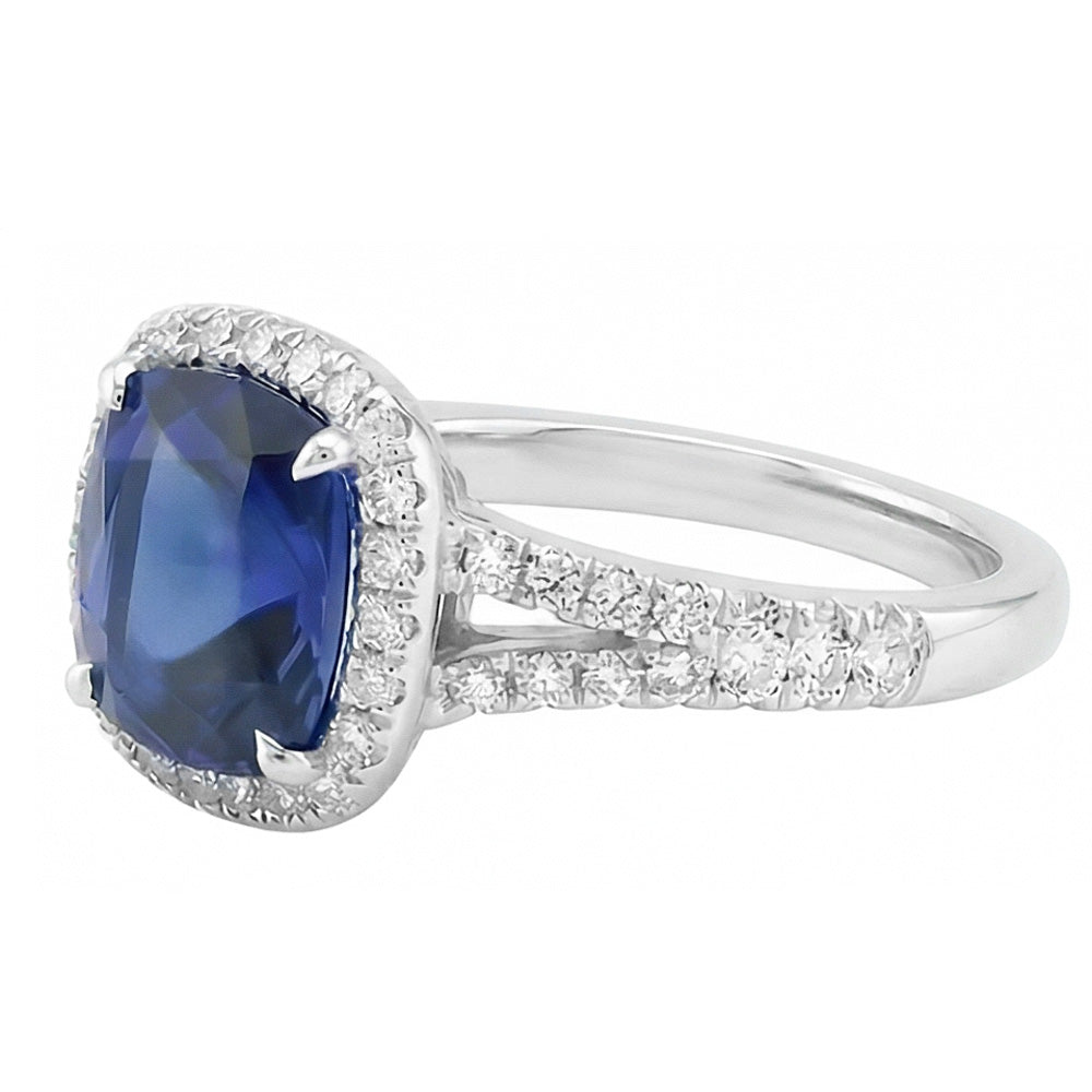 Anello da donna con zaffiro taglio cuscino Halo con pavé di diamanti 4 carati