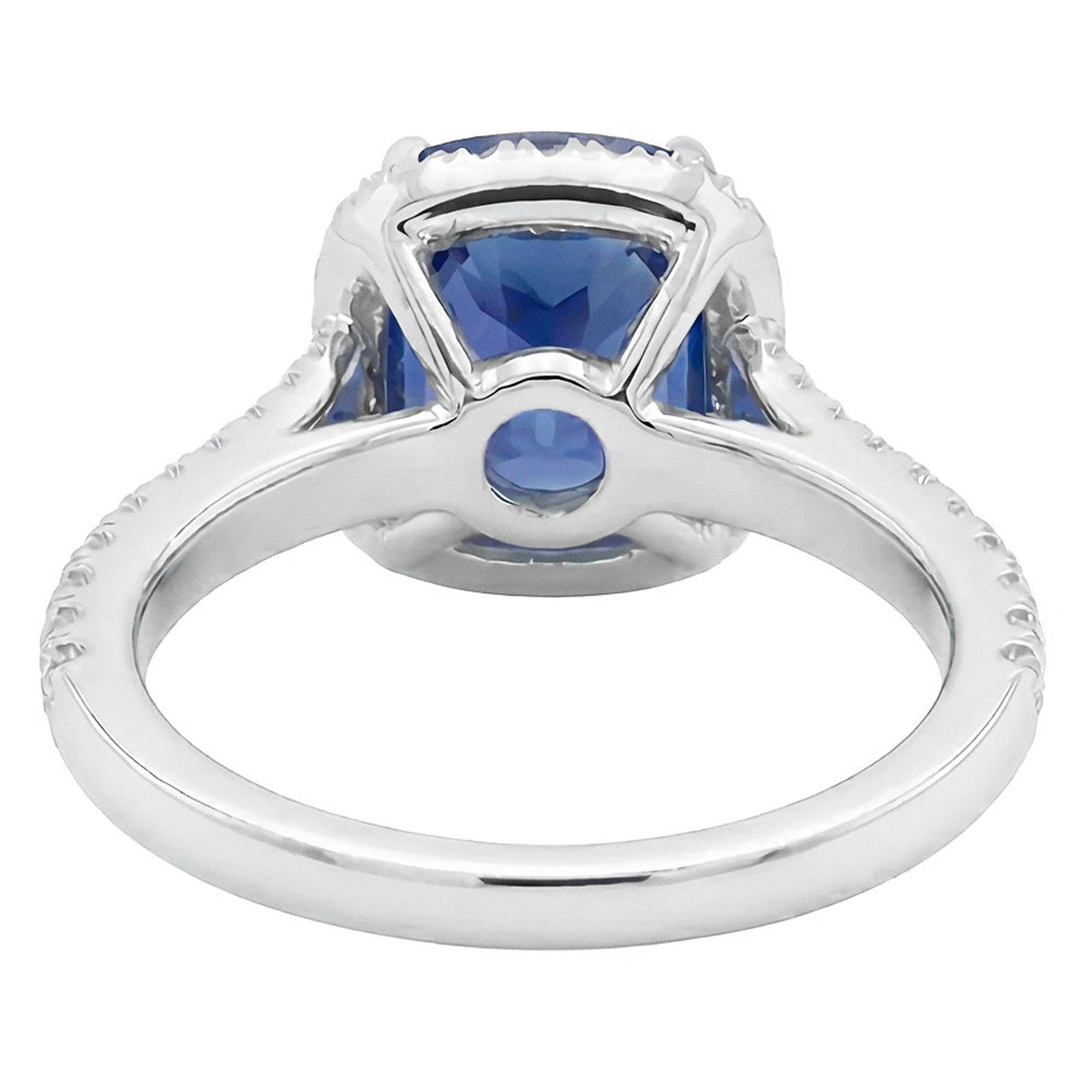Anello da donna con zaffiro taglio cuscino Halo con pavé di diamanti 4 carati