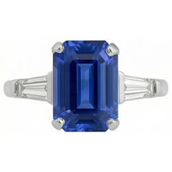 Anello da donna in oro 3 pietre con zaffiro blu smeraldo e baguette 3.50 carati