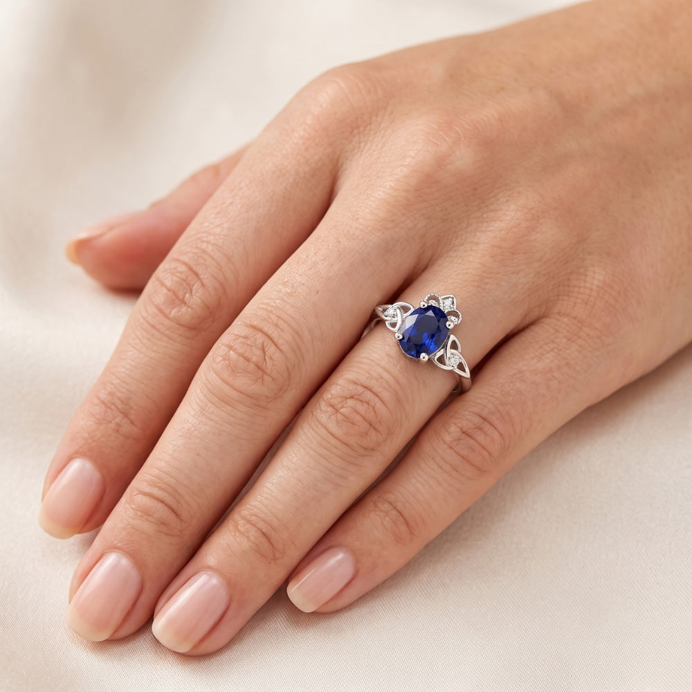 Anello da donna in oro con diamanti piccoli in stile vintage con zaffiro blu 2.50 carati