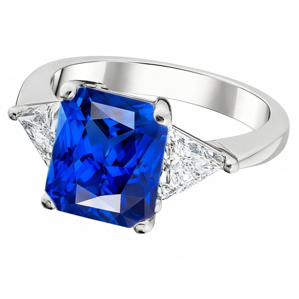 Anello da trilioni di diamanti e zaffiro blu intenso con gambo affusolato 2.50 carati