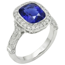 Anello di diamanti in stile antico con castone e cuscino con zaffiro di Ceylon 8 carati