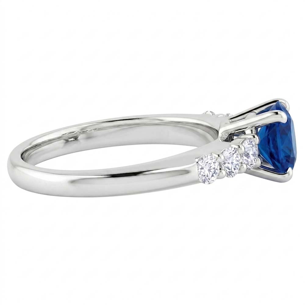 Anello di diamanti tondi a quattro punte da 1,50 carati con zaffiro blu e oro bianco 14K