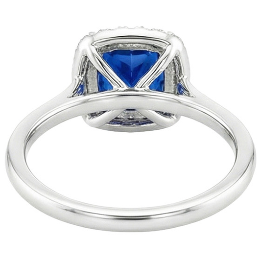 Anello di fidanzamento Halo con zaffiro blu da 2,75 carati e diamante incastonato in oro