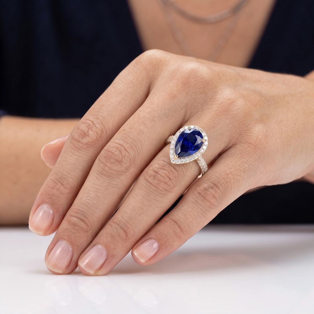 Anello di fidanzamento con diamante Halo Blue Zaffiro oro giallo 5 carati