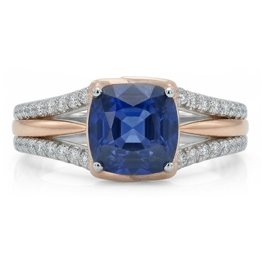 Anello di fidanzamento con diamante bicolore con cuscino zaffiro blu 2.50 carati