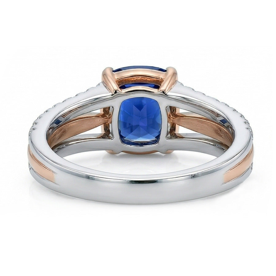 Anello di fidanzamento con diamante bicolore con cuscino zaffiro blu 2.50 carati