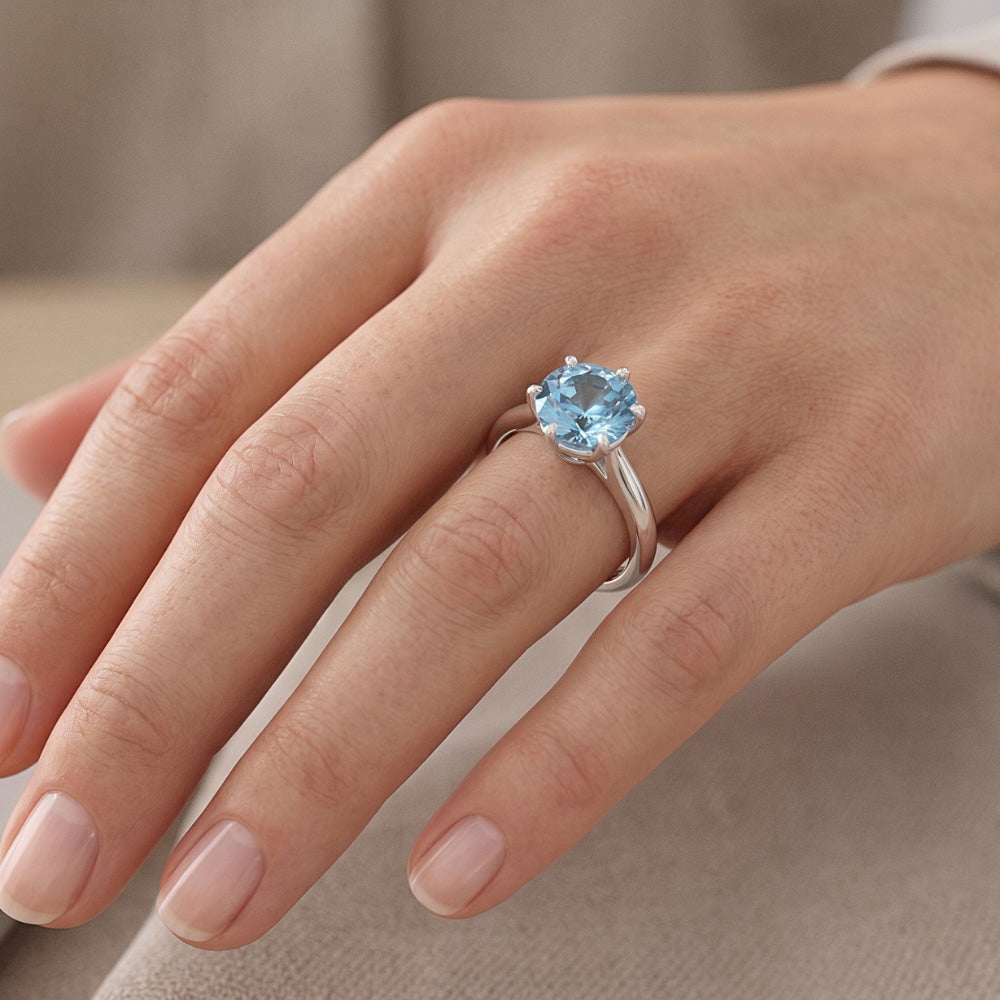 Anello di fidanzamento con diamante blu 2 ct e pietre preziose in oro bianco
