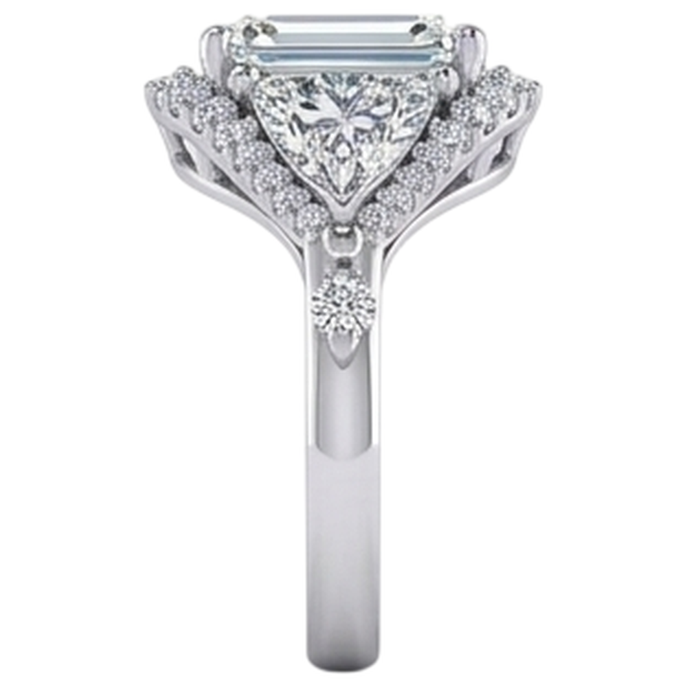 Anello di fidanzamento con diamante trilioni di smeraldo 3.95 carati taglio brillante