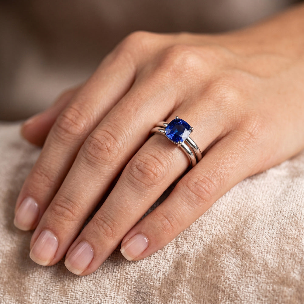 Anello di fidanzamento cuscino solitario blu zaffiro set 1 carato con 14K bianco