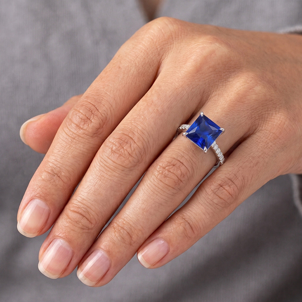Anello di fidanzamento in zaffiro blu GIA CERTIFICATO con diamanti pavé 7,14 carati