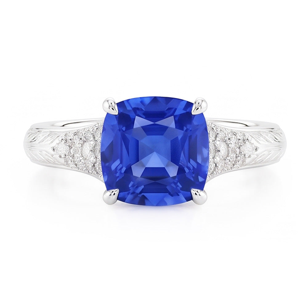 Anello di gioielli con pietre preziose in stile antico Cuscino con zaffiro blu 2 carati