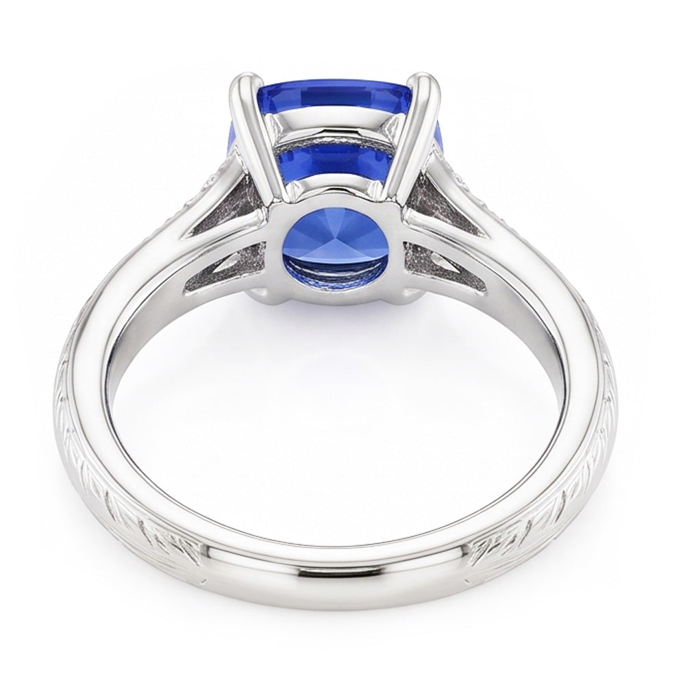 Anello di gioielli con pietre preziose in stile antico Cuscino con zaffiro blu 2 carati