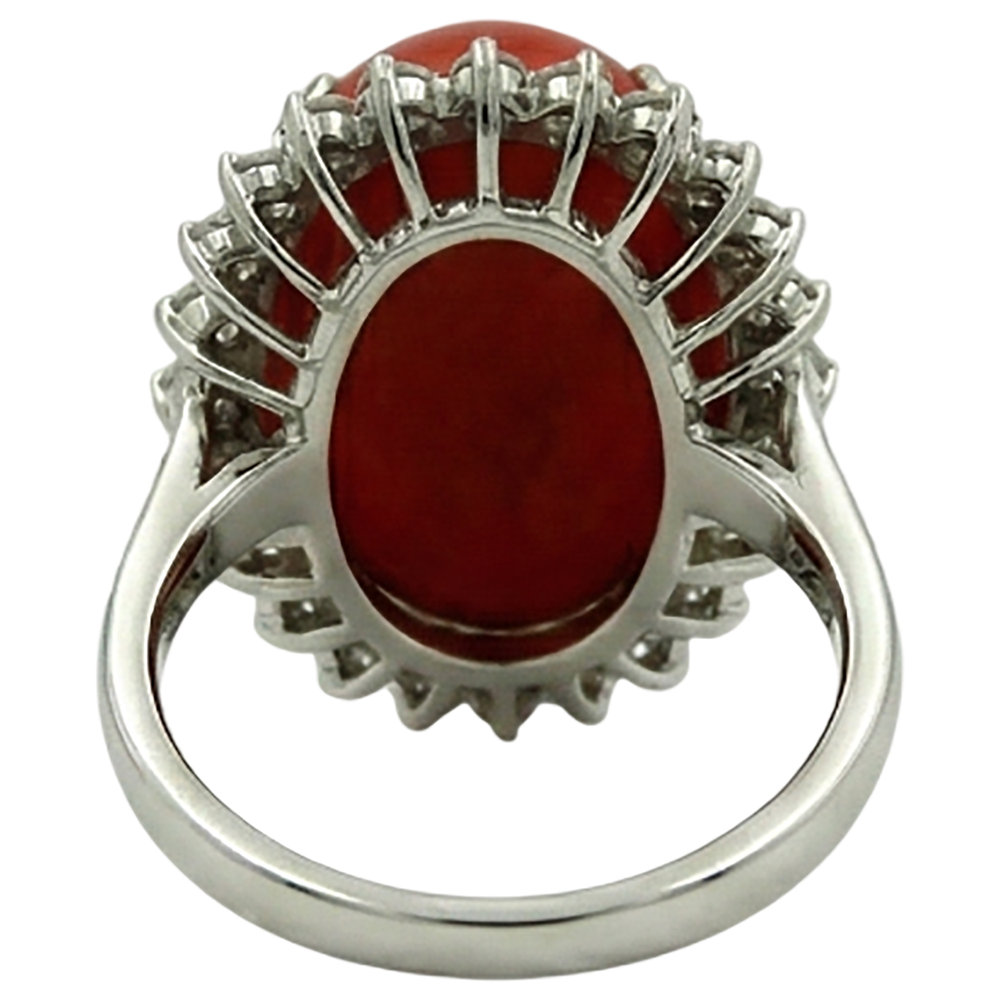 Anello grande corallo rosso ovale con piccoli diamanti rotondi 13 ct Anello in oro bianco 14K