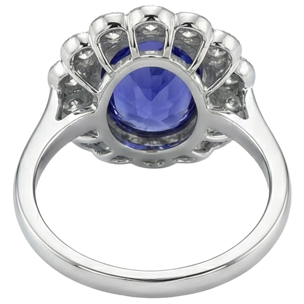Anello in Oro Bianco 14 Carati Con Castone Ovale Da 5.15 CT Con Tanzanite E Diamanti