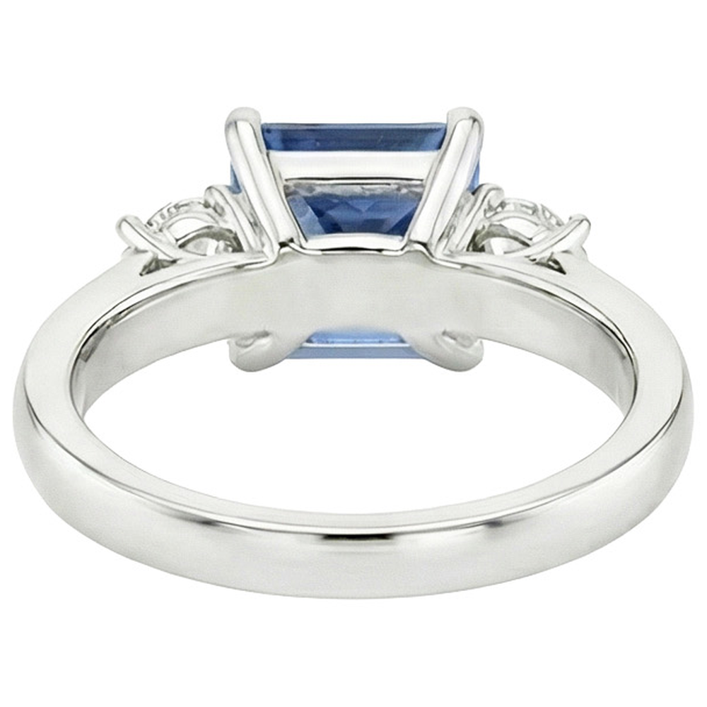 Anello in oro 14 carati con zaffiro blu di Ceylon 4 carati e diamante rotondo 3 pietre