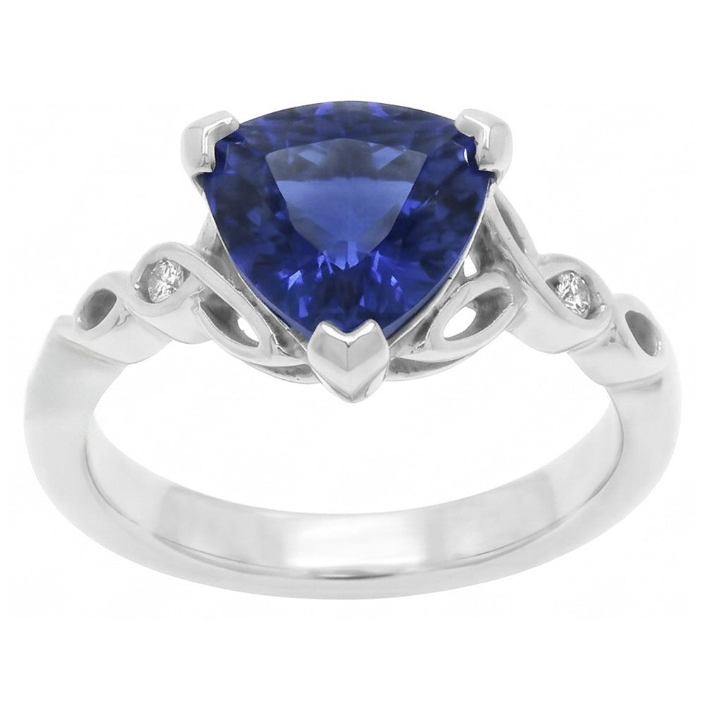 Anello in oro 14K con tre pietre trilioni di zaffiri blu 1.75 carati di diamanti