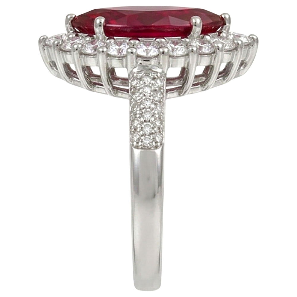 Anello in oro bianco 14 kt con rubini taglio marquise rosso da 10.50 ct con diamanti