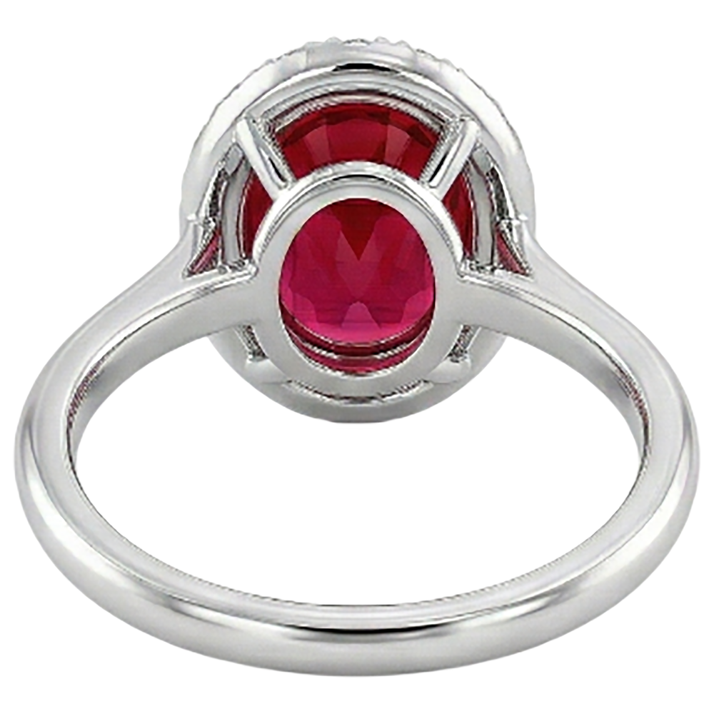 Anello in oro bianco 14K . con rubini e diamanti da 4.55 carati