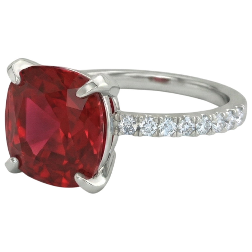 Anello in oro bianco 14K con rubino rosso con diamanti 4.25 carati