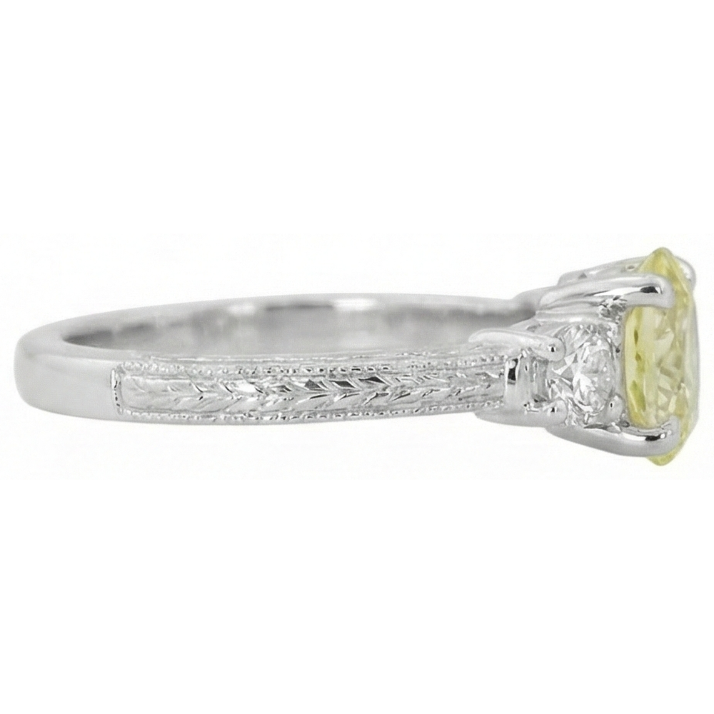 Anello in oro bianco 14K con tre pietre di zaffiro giallo e diamanti da 3 ct