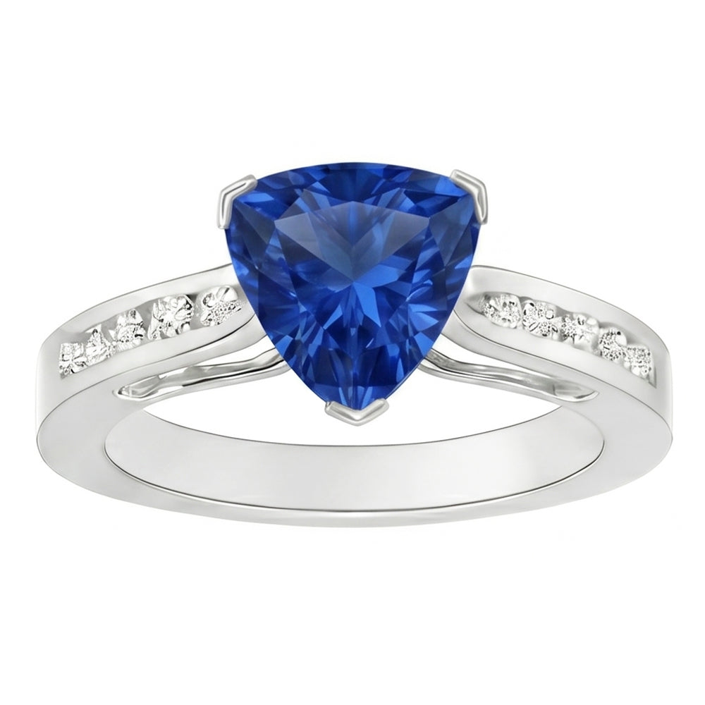 Anello in oro bianco 14K con zaffiro di Ceylon e diamanti da 2 carati