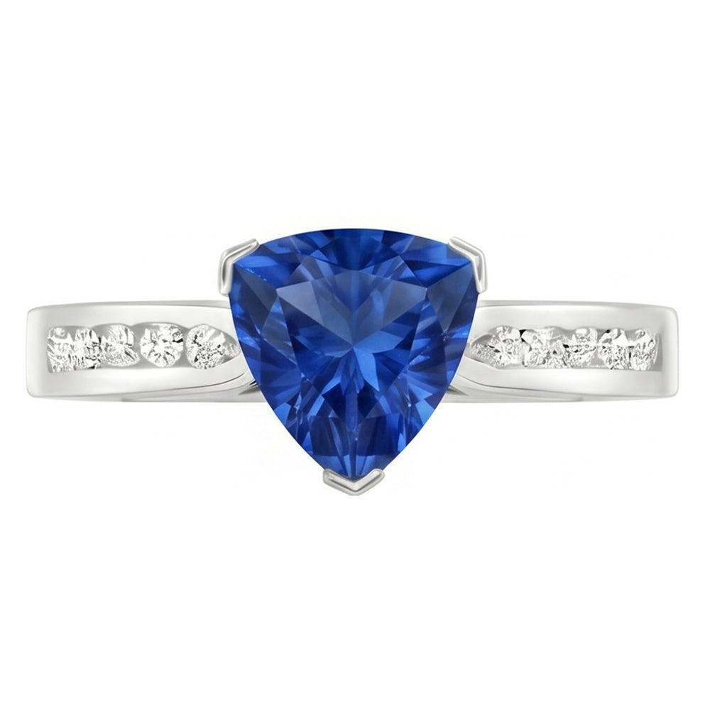 Anello in oro bianco 14K con zaffiro di Ceylon e diamanti da 2 carati
