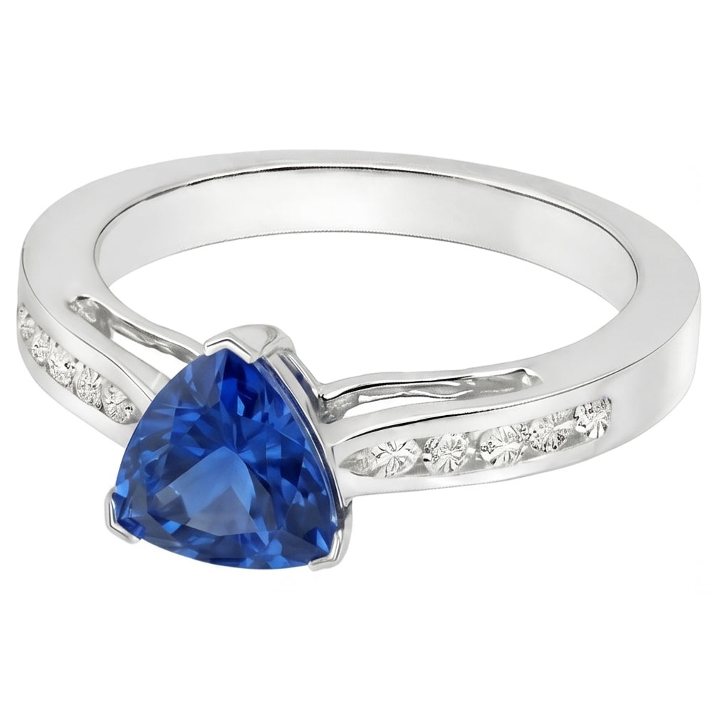 Anello in oro bianco 14K con zaffiro di Ceylon e diamanti da 2 carati