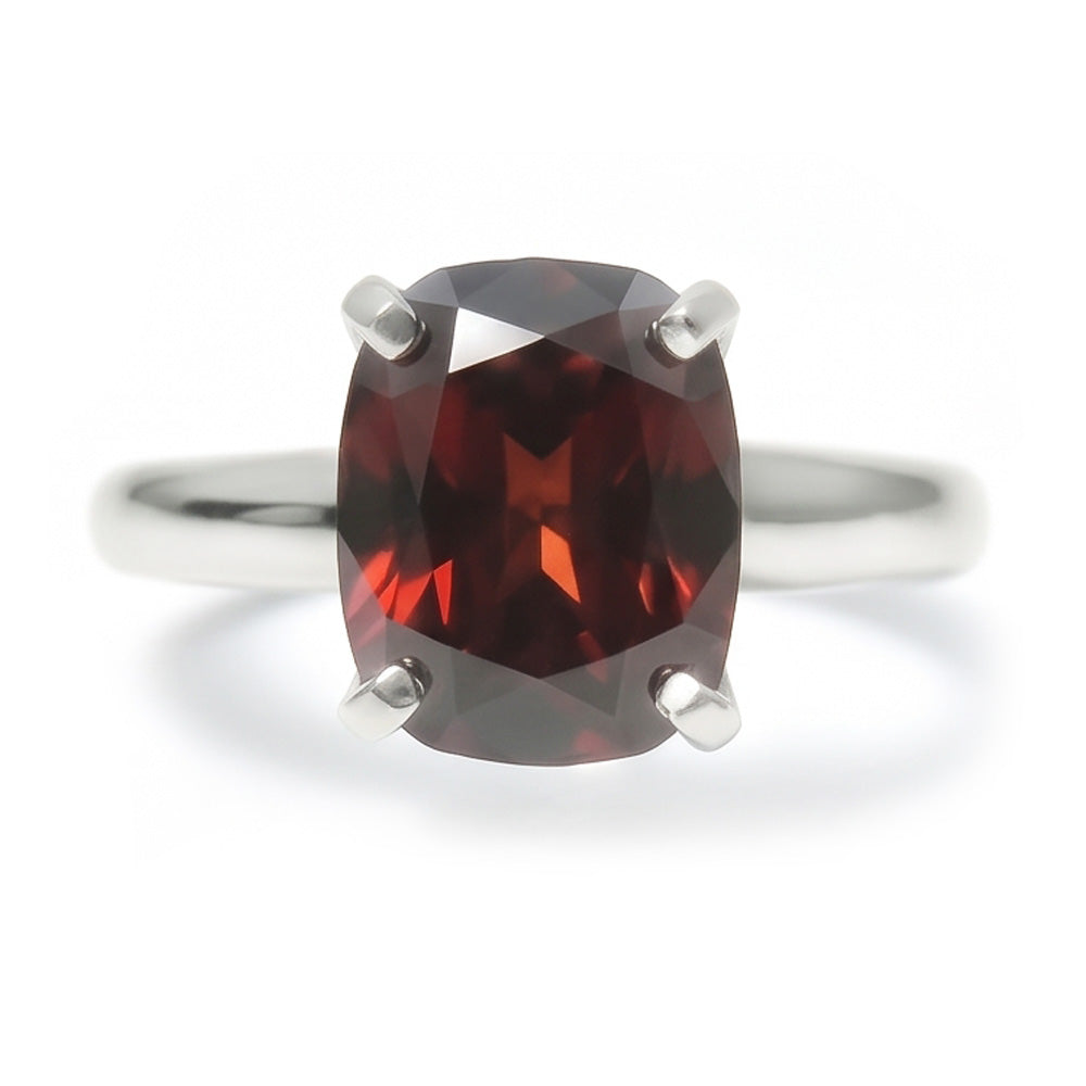 Anello in oro bianco 14K con zaffiro rosso a taglio radiante da 1,65 ct