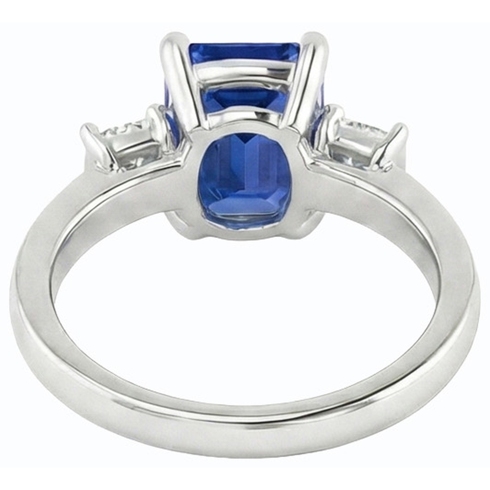 Anello in oro bianco con 3 pietre Zaffiro blu e diamanti Princess 2.50 carati