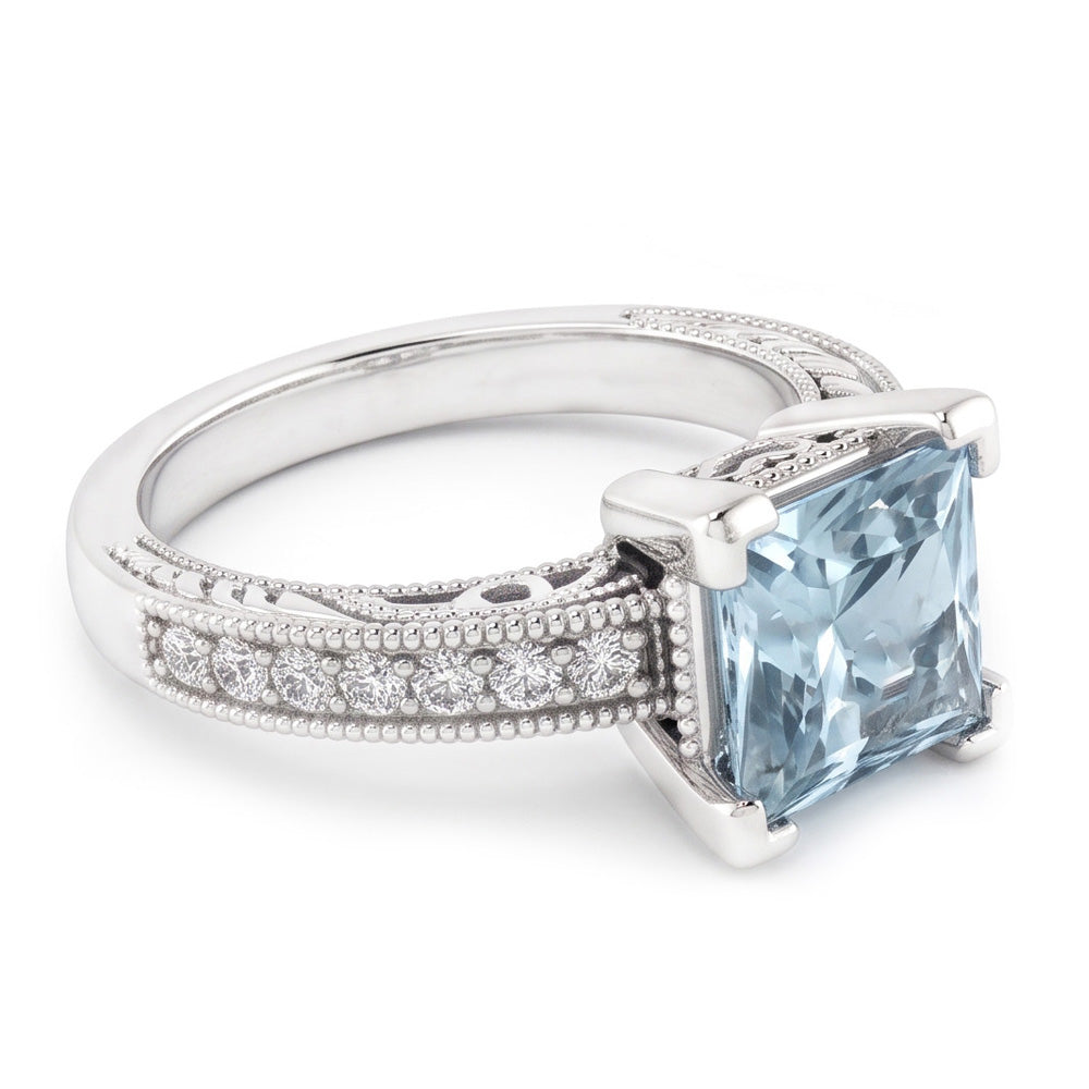 Anello in oro bianco con acquamarina taglio princess con diamanti rotondi 16 ct