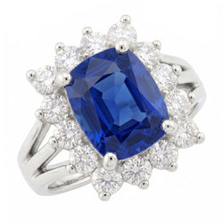 Anello in oro bianco con cuscino in zaffiro dello Sri Lanka e diamanti 6 ct