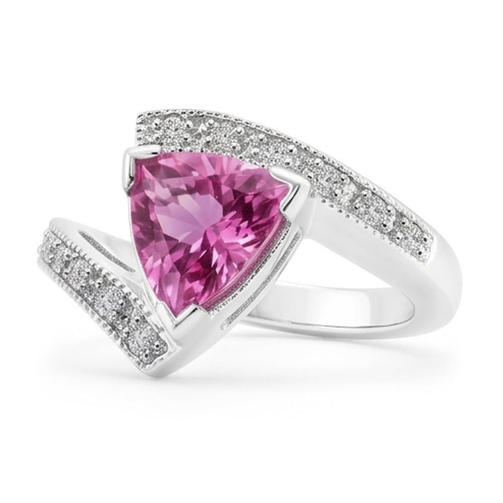 Anello in oro bianco con zaffiro rosa taglio trilioni di diamanti. gioielli in oro bianco da 1.25 ct