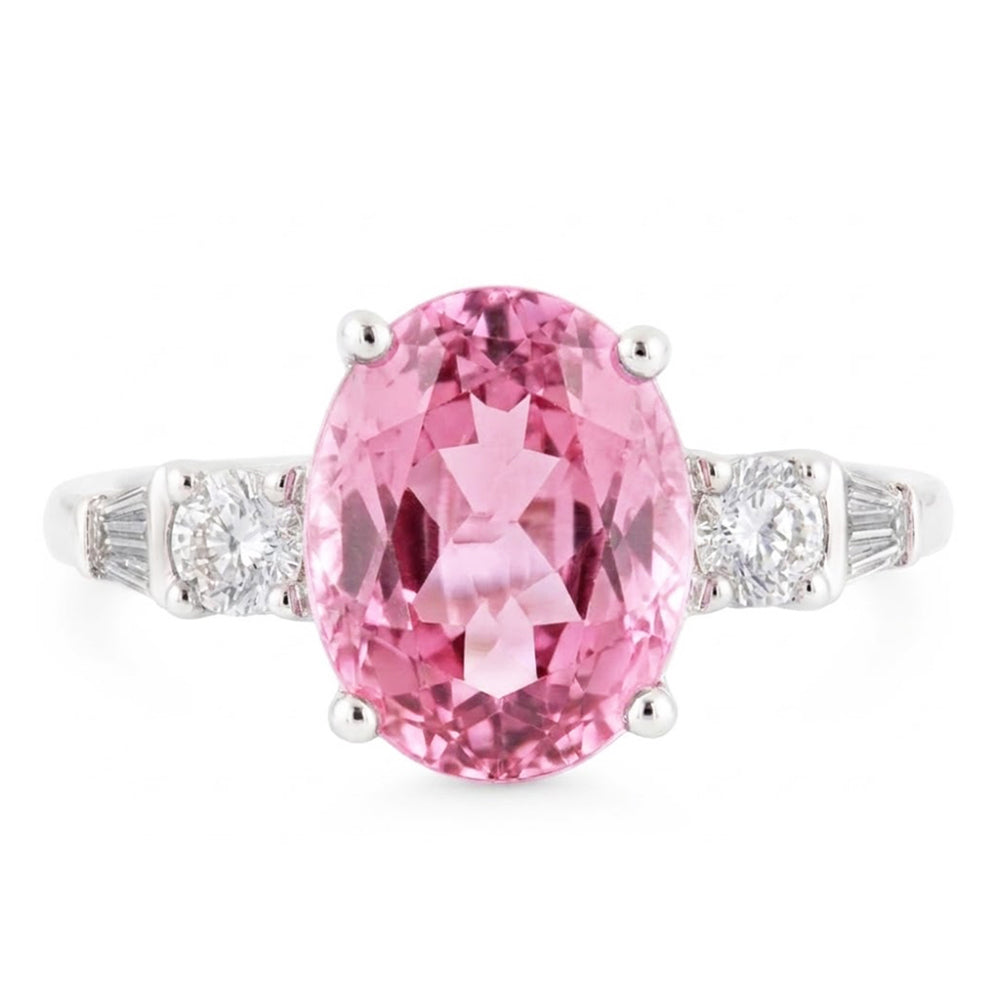 Anello in oro con kunzite rosa taglio ovale e diamante 16,25 carati