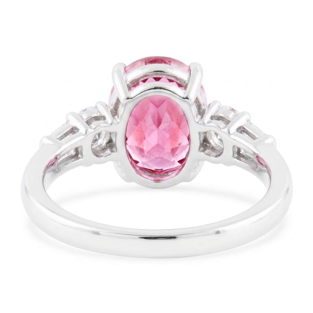 Anello in oro con kunzite rosa taglio ovale e diamante 16,25 carati