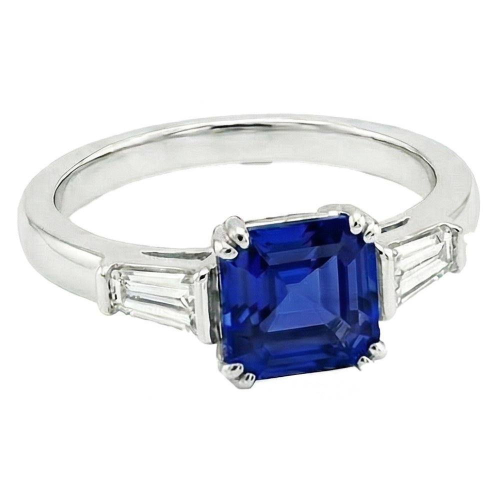 Anello in oro con tre pietre di zaffiro Asscher 2.50 carati di diamanti baguette