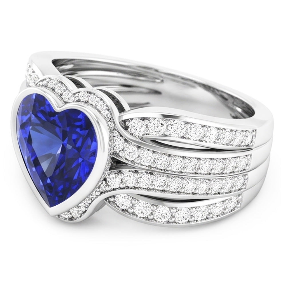 Anello in oro con zaffiro e diamante con rivestimento. lunetta da 4.50 carati e pavé