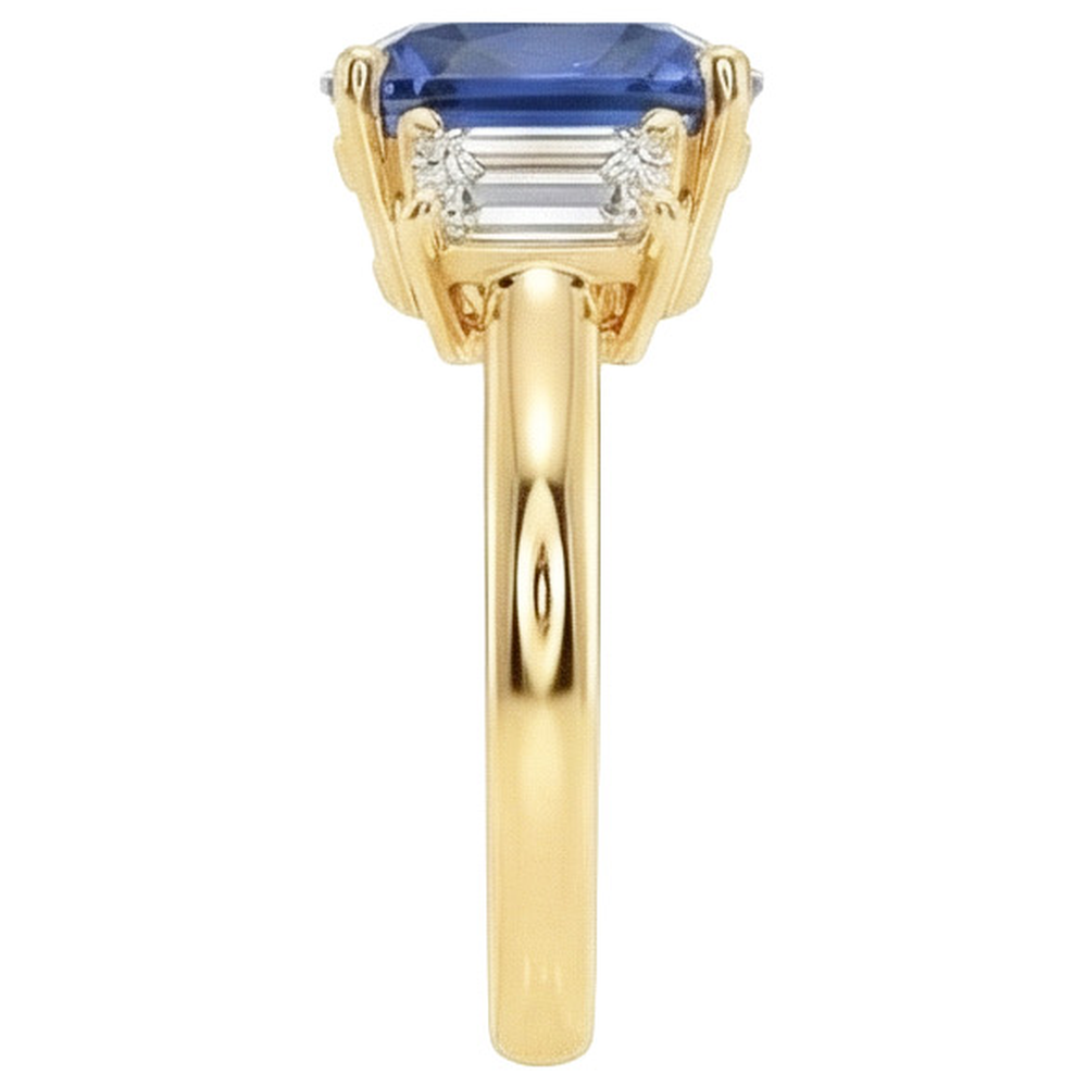 Anello in oro giallo con 3 pietre a cuscino con zaffiro di Ceylon e diamanti 9 carati