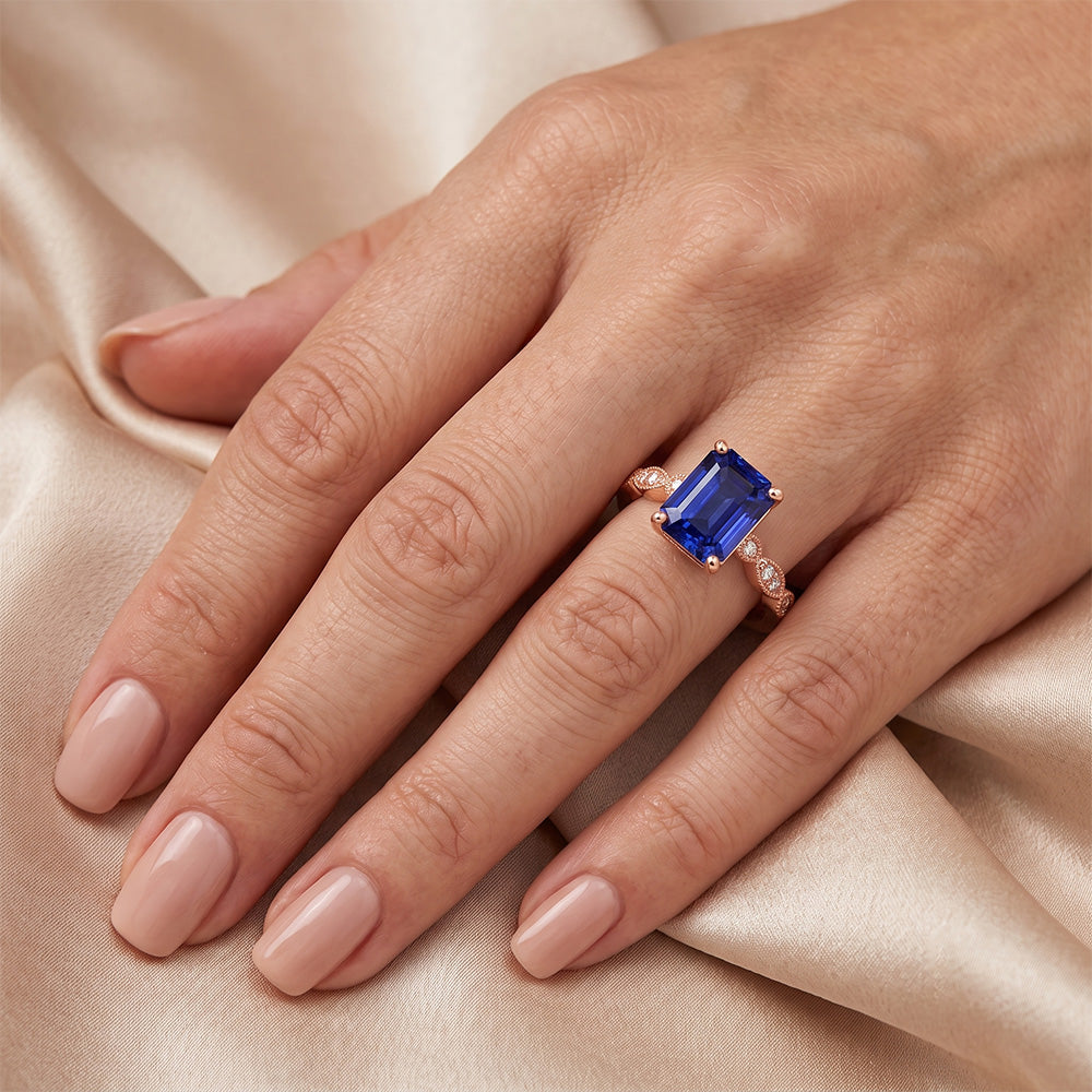 Anello in oro rosa con pietre preziose e zaffiro blu smeraldo con accenti 3,50 carati