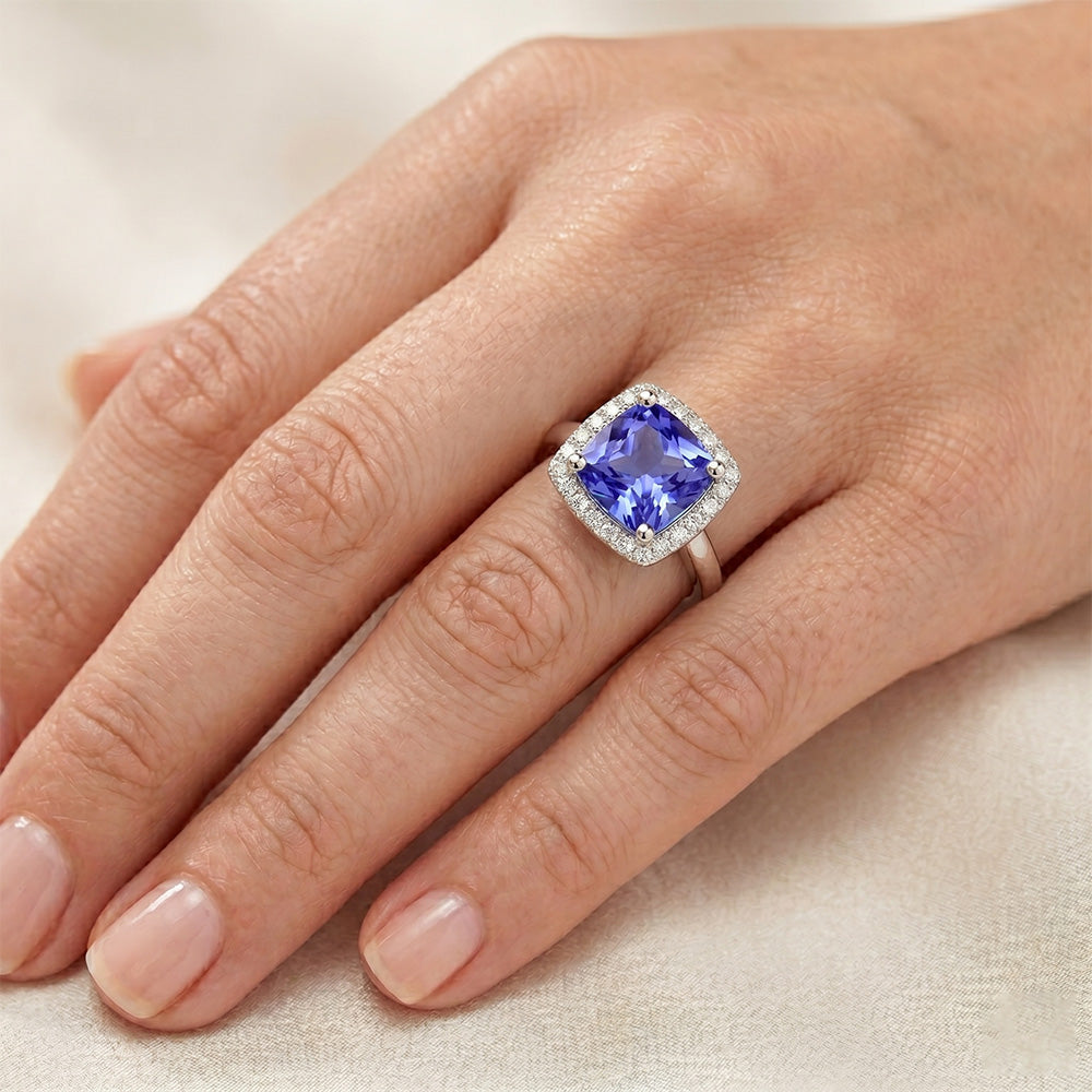 Anello in pietra preziosa a forma di principessa con zaffiro di Ceylon e diamanti 5.40 carati