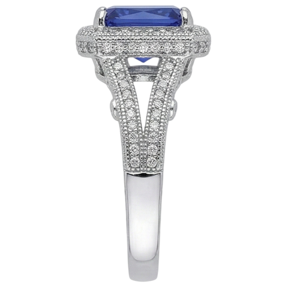 Anello in stile antico con tanzanite e diamanti da 4.51 carati in oro bianco