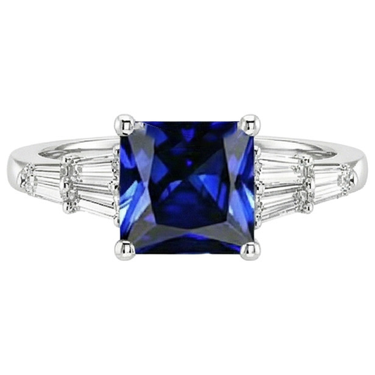 Anello in zaffiro taglio principessa con baguette affusolate. oro 4.50 carati 14K