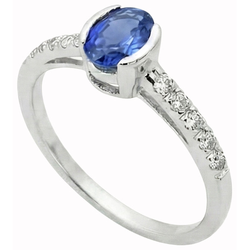 Anello incastonato di lunetta ovale con zaffiro blu dello Sri Lanka e diamante 1,40 ct