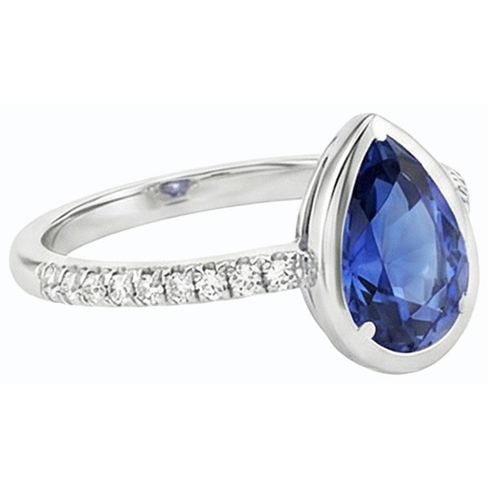 Anello incastonato di pietre preziose con zaffiro blu e diamanti 3.50 carati