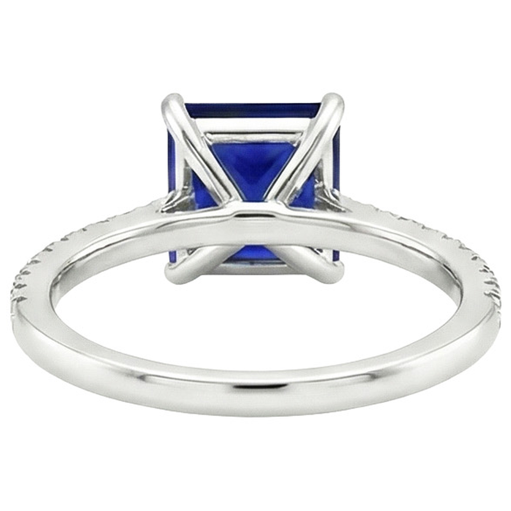 Anello solitario con accenti di zaffiro di Ceylon e diamante da 5.5 carati
