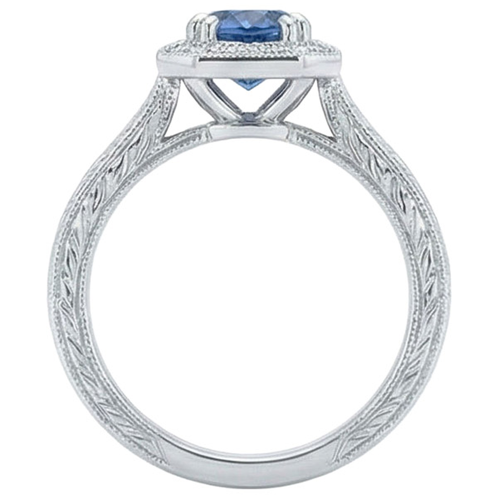 Anello solitario con accento in oro bianco con zaffiro da 3.75 ct e diamanti