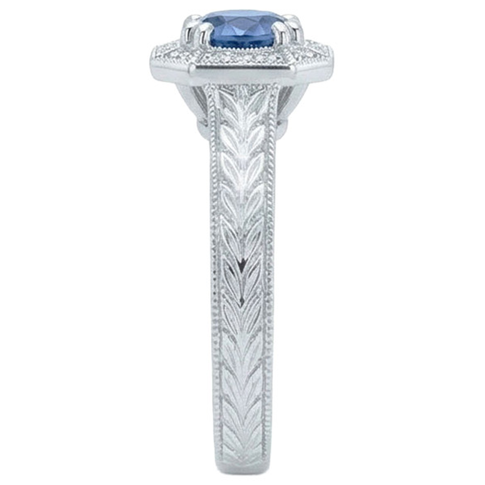 Anello solitario con accento in oro bianco con zaffiro da 3.75 ct e diamanti