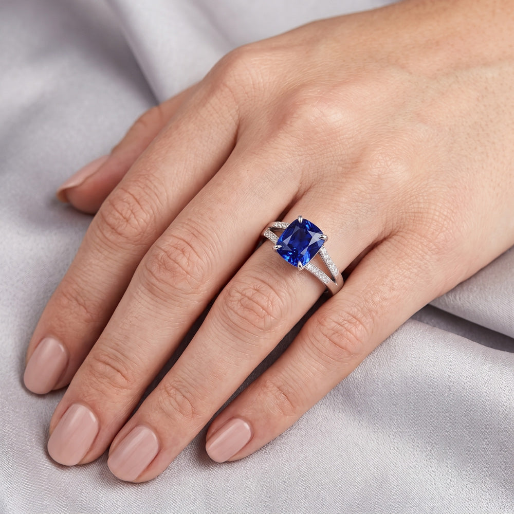 Anello solitario con pietre preziose di zaffiro blu radioso da 1,50 carati con stelo spezzato